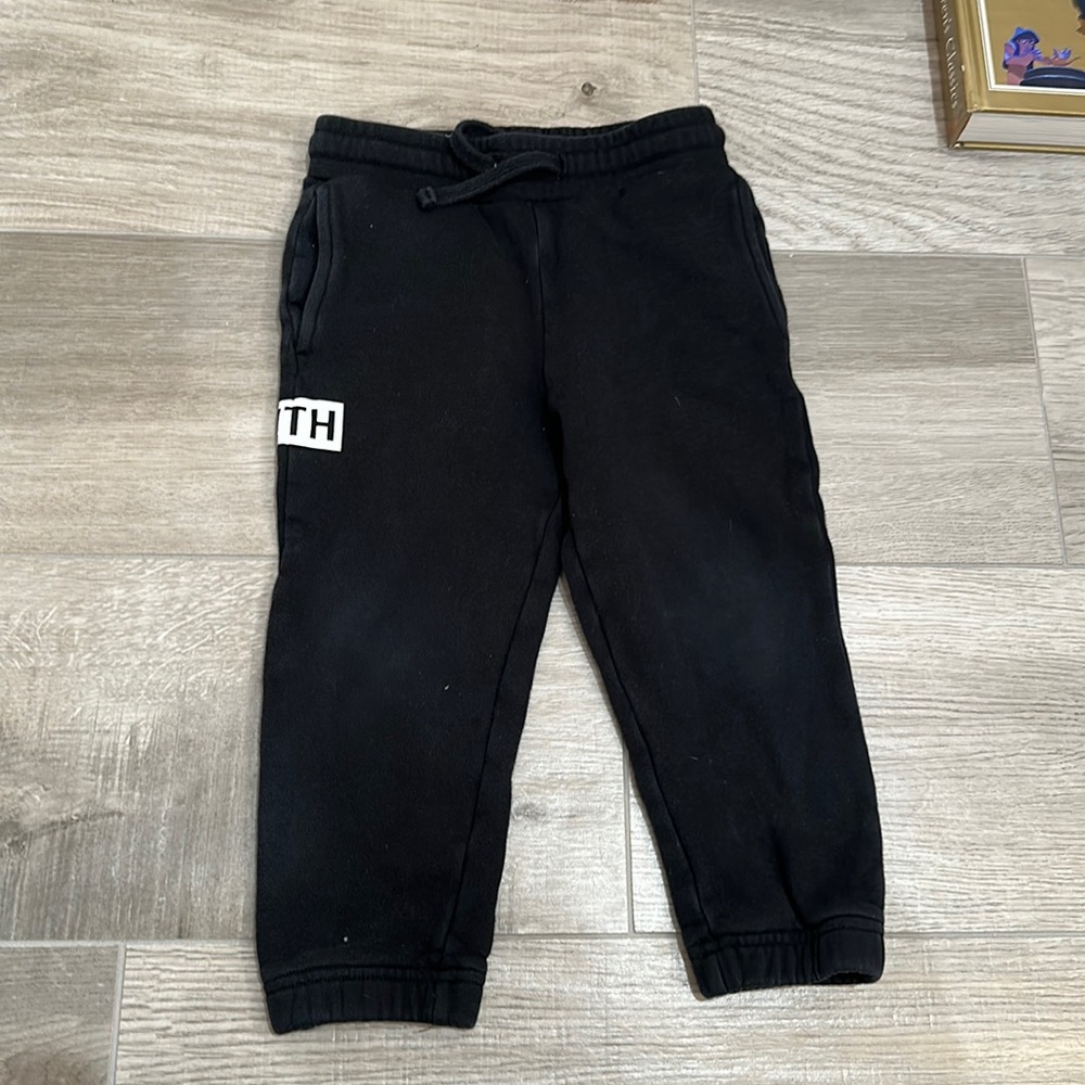 Kith kids sweatpants size 4-5 worn